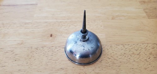 Vintage small thumb pump oiler